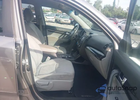 2011 Kia Sorento Lx z USA, uszkodzony, nr VIN 5XYKT4A16BG112734